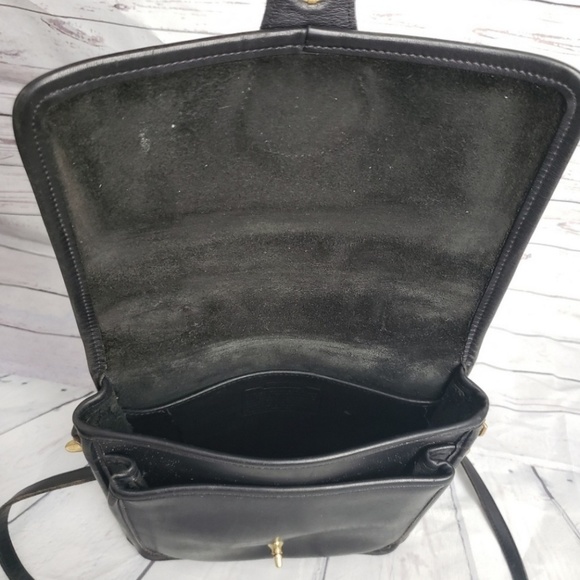 Vintage Coach crossbody bag 9×9 - Picture 5 of 7